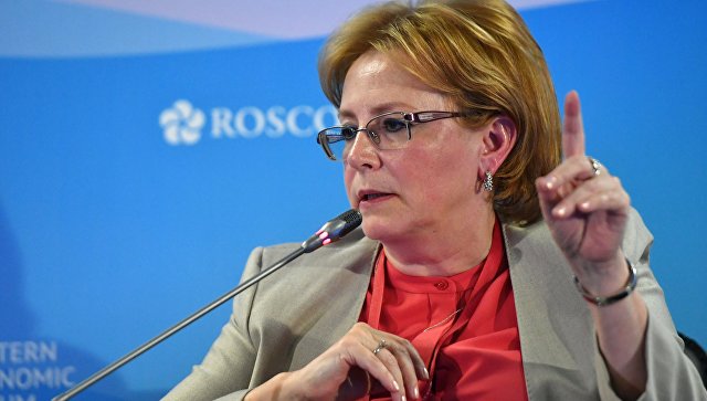 Скворцова заявила, что работающие граждане дольше сохраняют молодость
