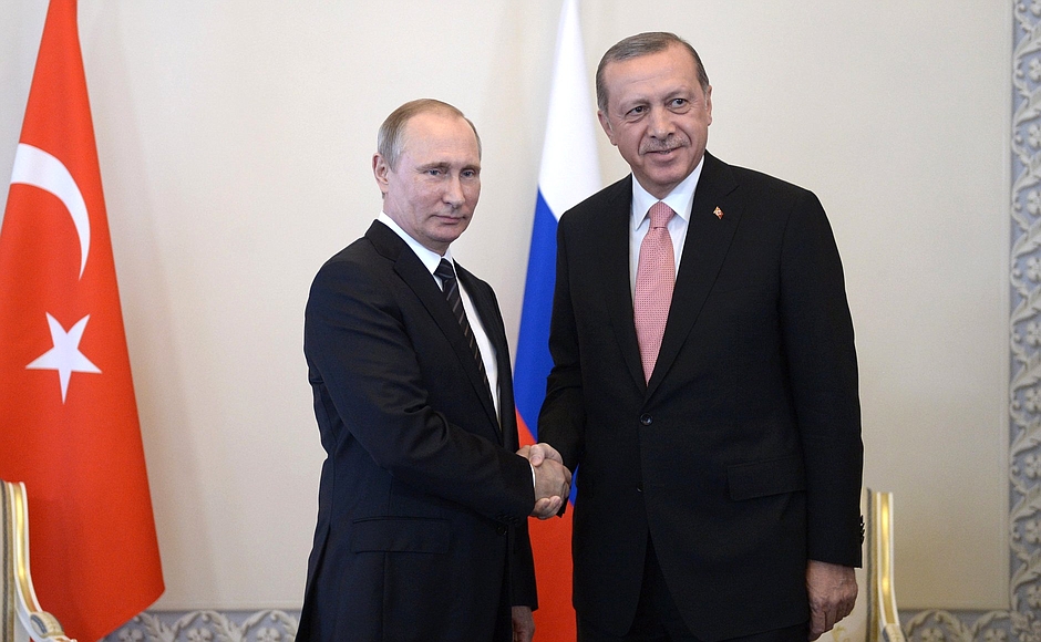 Эрдогана и Путина помирили нитки. Газовые