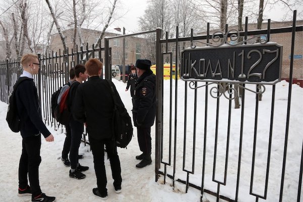 Суд продлил арест напавшему на школу в Перми