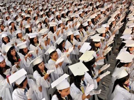 philippines-students-graduation-450x338.jpg