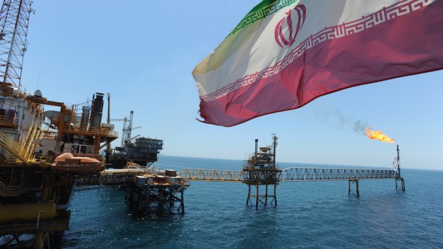 Нефтедобыча в Иране. Фото с сайта hubs.ua