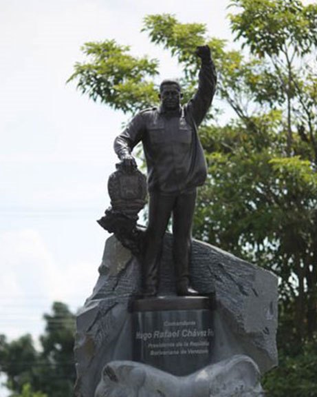 статуя Уго Чавеса.jpg
