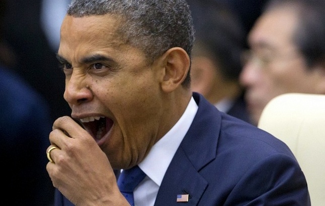 Обама зевает