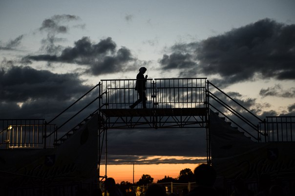 За сценой НАШЕСТВИЯ.jpg